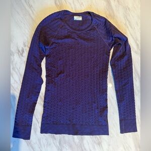 Athleta Epitomize Long sleeve plum top size medium
